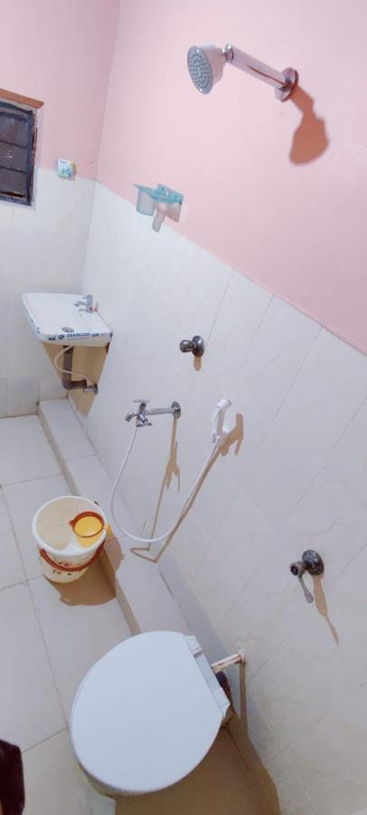 Decent Residency Hotel Kākināda Екстериор снимка